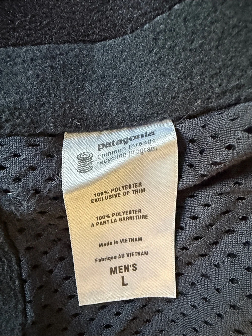 Patagonia Men's Two-Tone Black and Gray Softshell Jacket